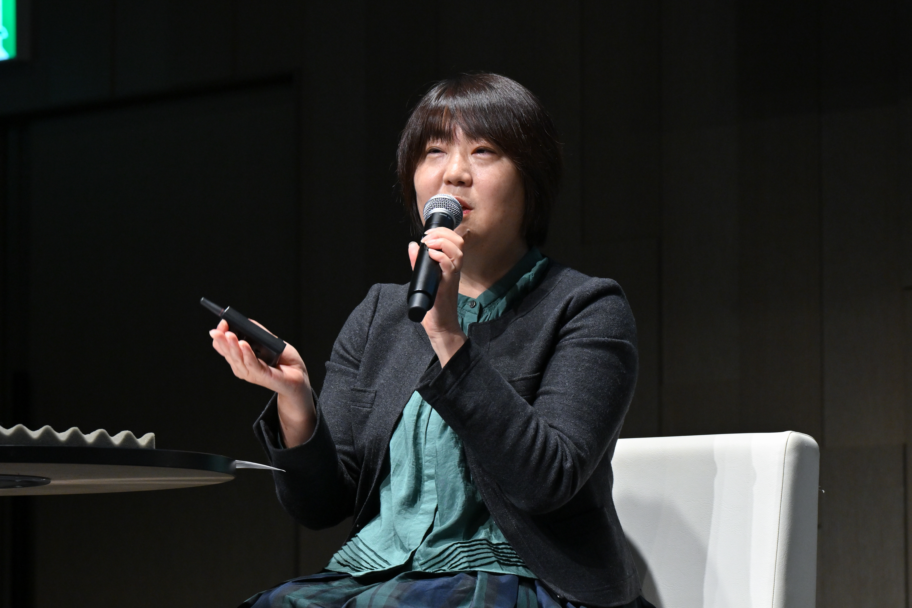 長野 麻子氏